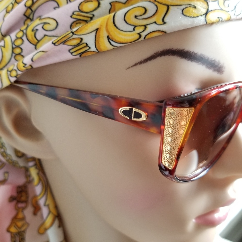 CHRISTIAN DIOR VINTAGE SUNGLASSES - Picture 3 of 7
